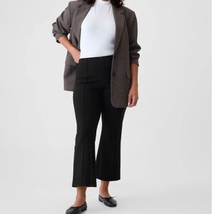 Gap High Rise Ponte Crop Kick Pants- Size 0P- Black